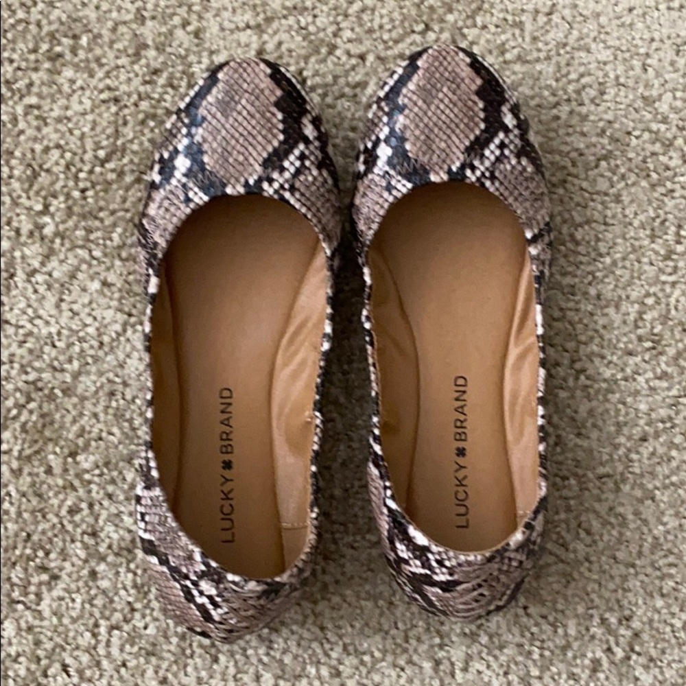 Lucky Brand Snake print flats